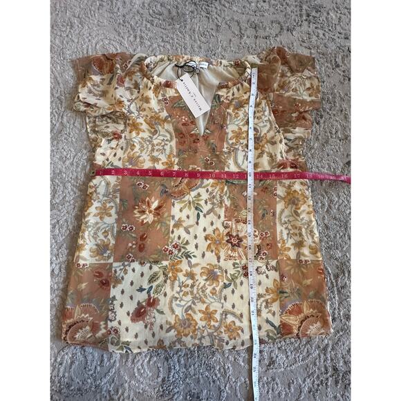 NWT Maison d' Amelie Floral V-Neck Flutter Sleeve Blouse Sz. XS - Picture 8 of 13